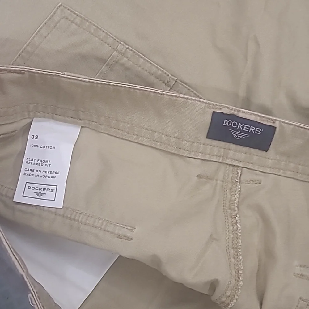 DOCKERS MEN'S KHAKI CARBO SHORTS BERMUDA SIZZE 33 LIKE NEW